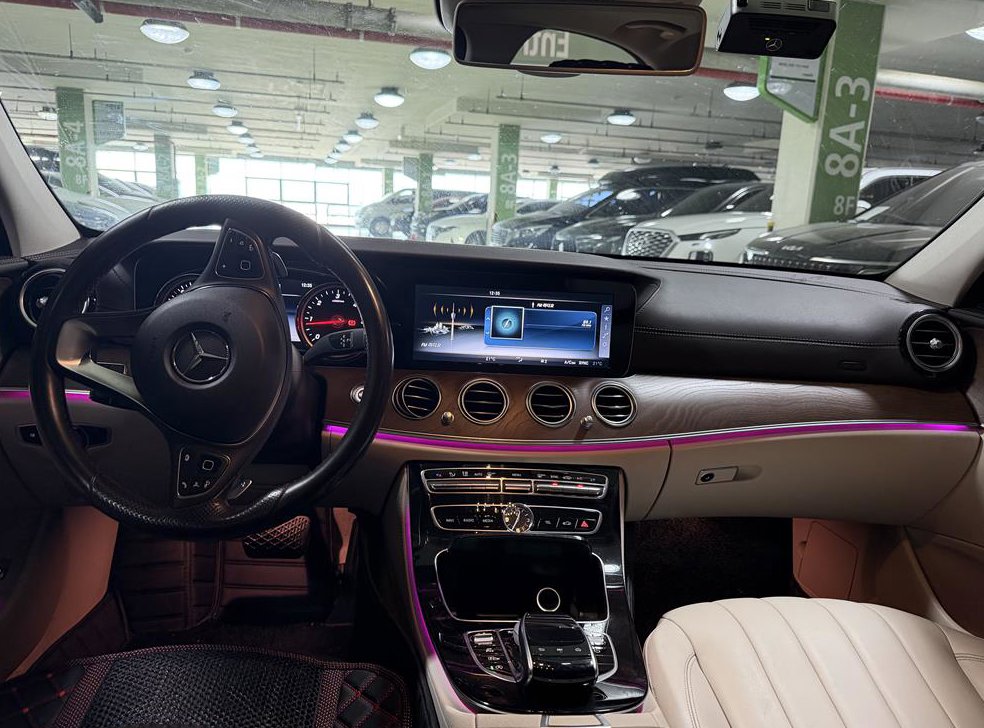 벤츠 E 클래스 E220d 익스클루시브 사진 5