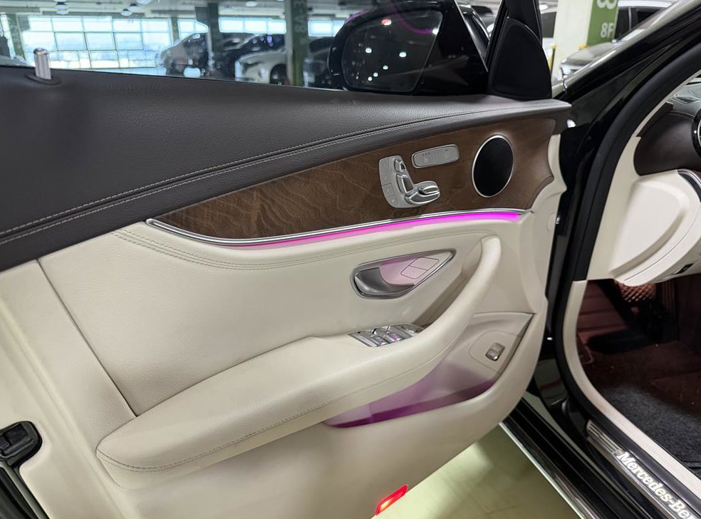 벤츠 E 클래스 E220d 익스클루시브 사진 8