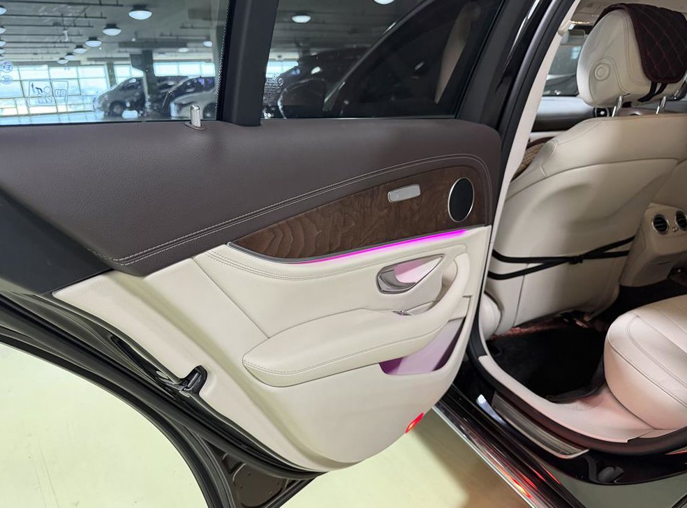 벤츠 E 클래스 E220d 익스클루시브 사진 9