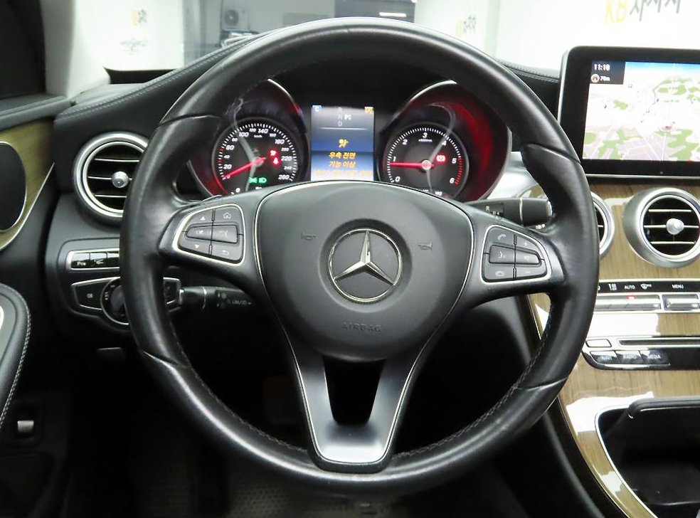 벤츠 C 클래스 C220 d 익스클루시브 사진 7