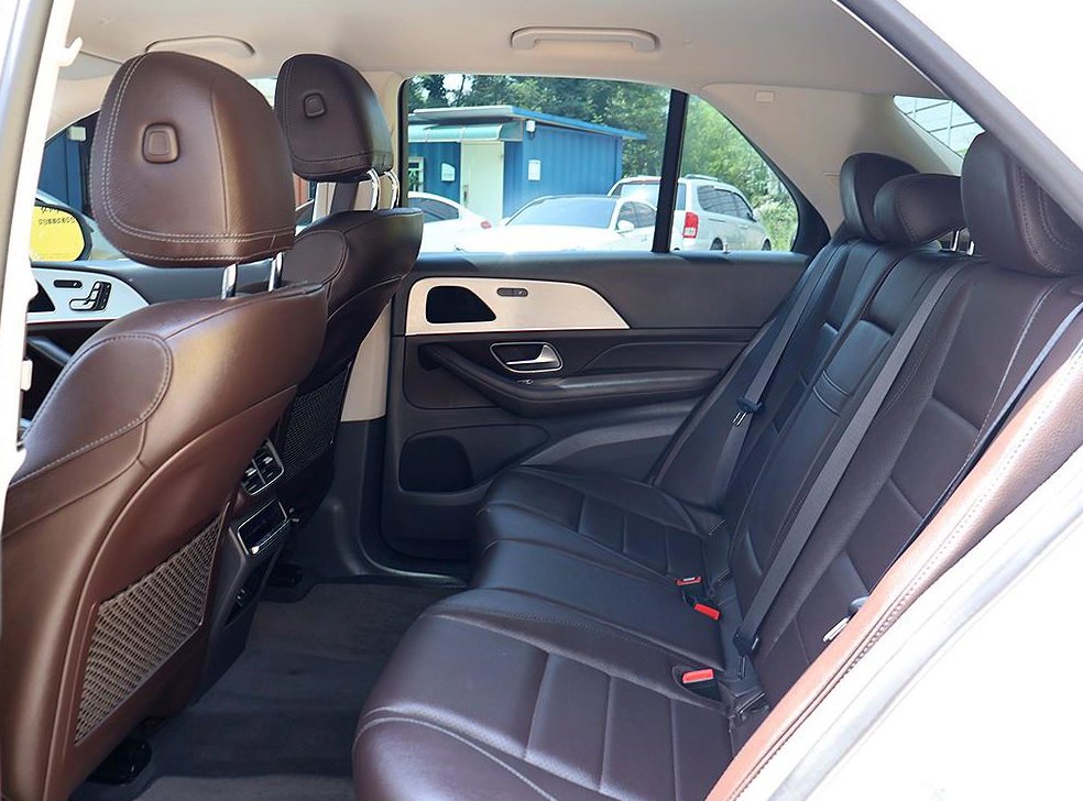 벤츠 GLE 클래스 GLE 300d 4MATIC 사진 12
