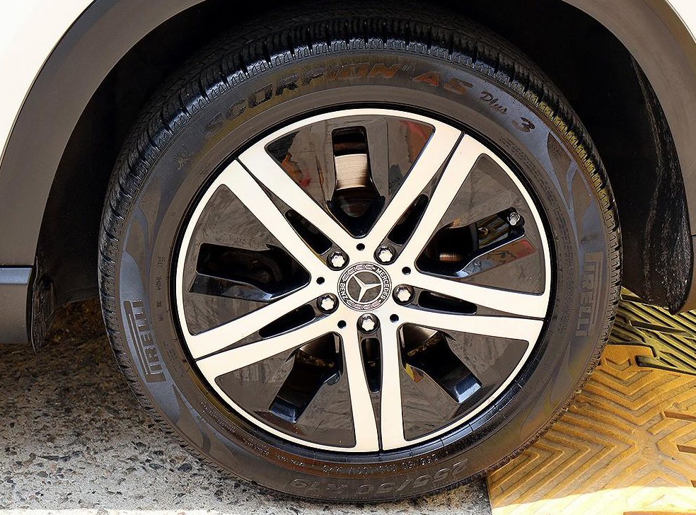벤츠 GLE 클래스 GLE 300d 4MATIC 사진 17
