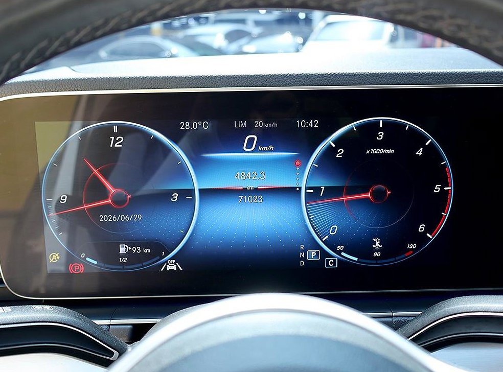 벤츠 GLE 클래스 GLE 300d 4MATIC 사진 6