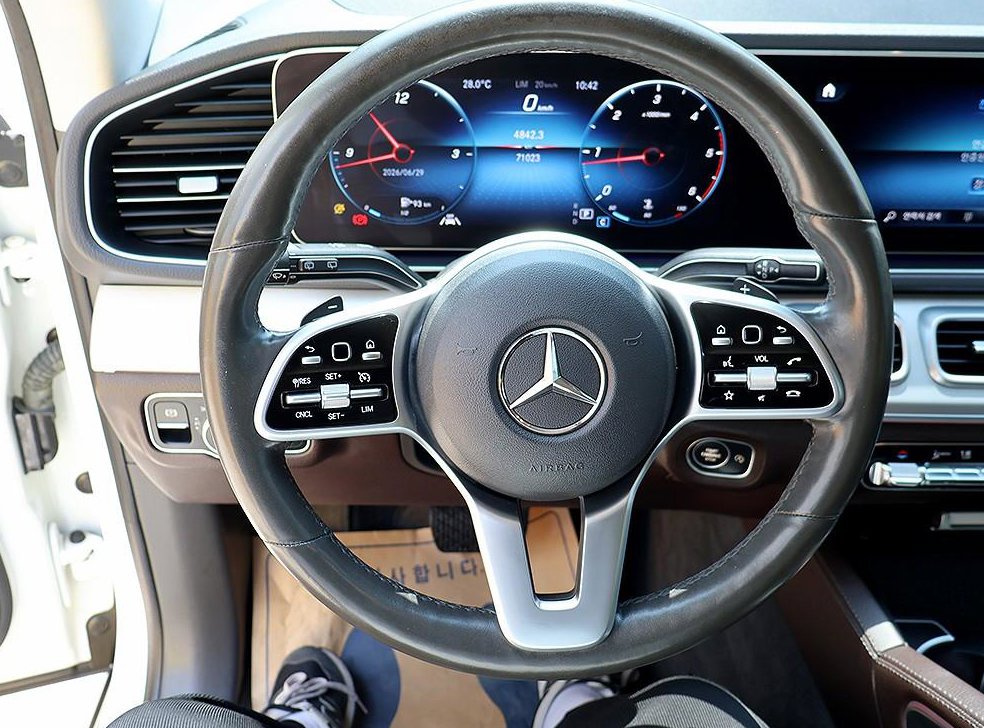 벤츠 GLE 클래스 GLE 300d 4MATIC 사진 8