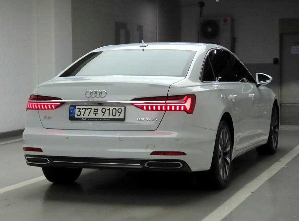 아우디 A6 45 TFSI 프리미엄 사진 4