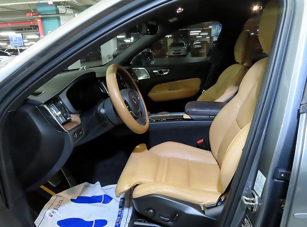 볼보 XC60 B5 AWD 인스크립션 사진 6