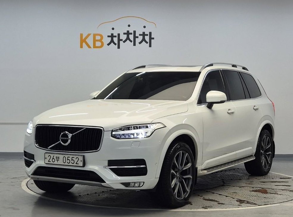 볼보 XC90 2.0 D5 AWD