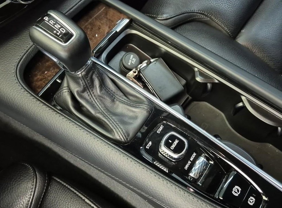 볼보 XC90 2.0 D5 AWD 사진 18