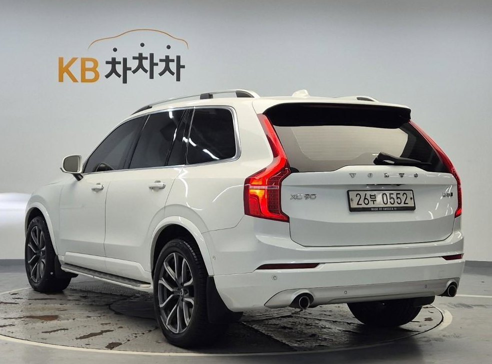볼보 XC90 2.0 D5 AWD 사진 2