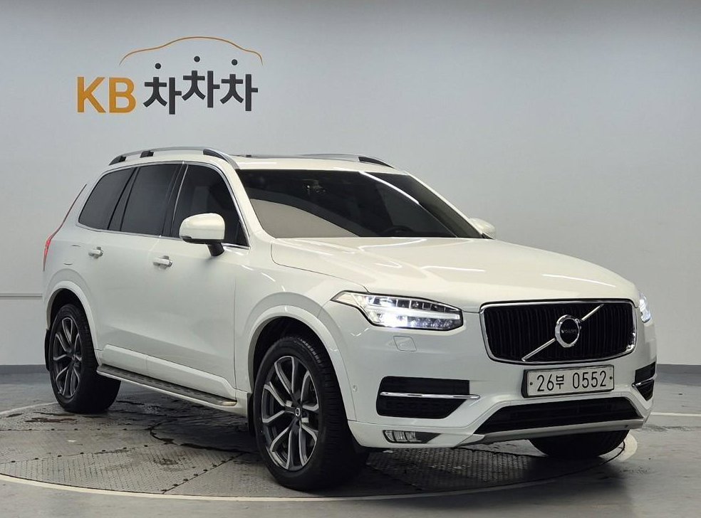 볼보 XC90 2.0 D5 AWD 사진 4