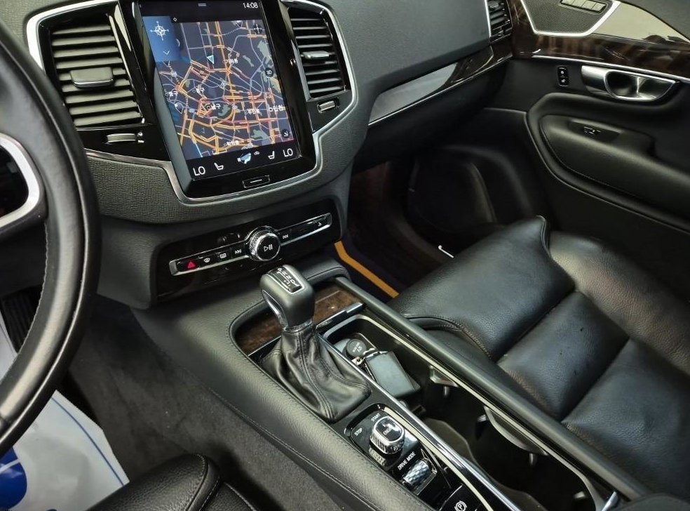 볼보 XC90 2.0 D5 AWD 사진 9