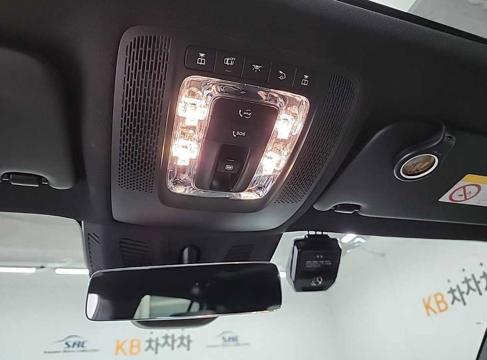 벤츠 GLB 클래스 AMG GLB 35 4MATIC 사진 17