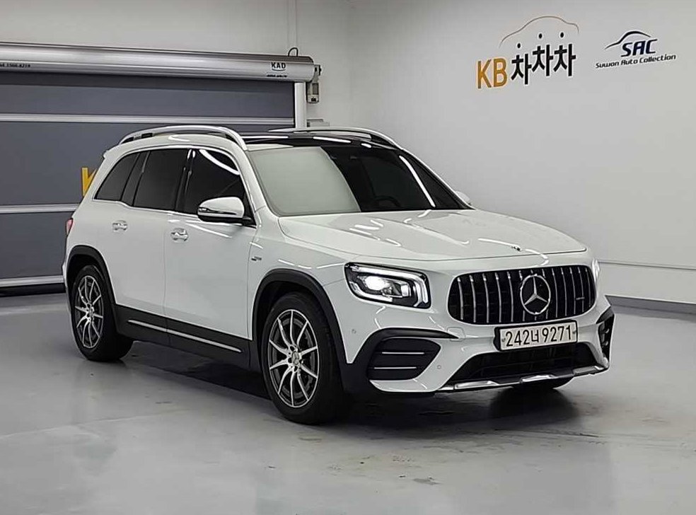 벤츠 GLB 클래스 AMG GLB 35 4MATIC 사진 4