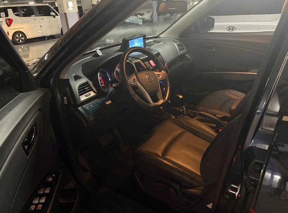 KG모빌리티(쌍용)  티볼리 2WD 가솔린 VX 사진 12