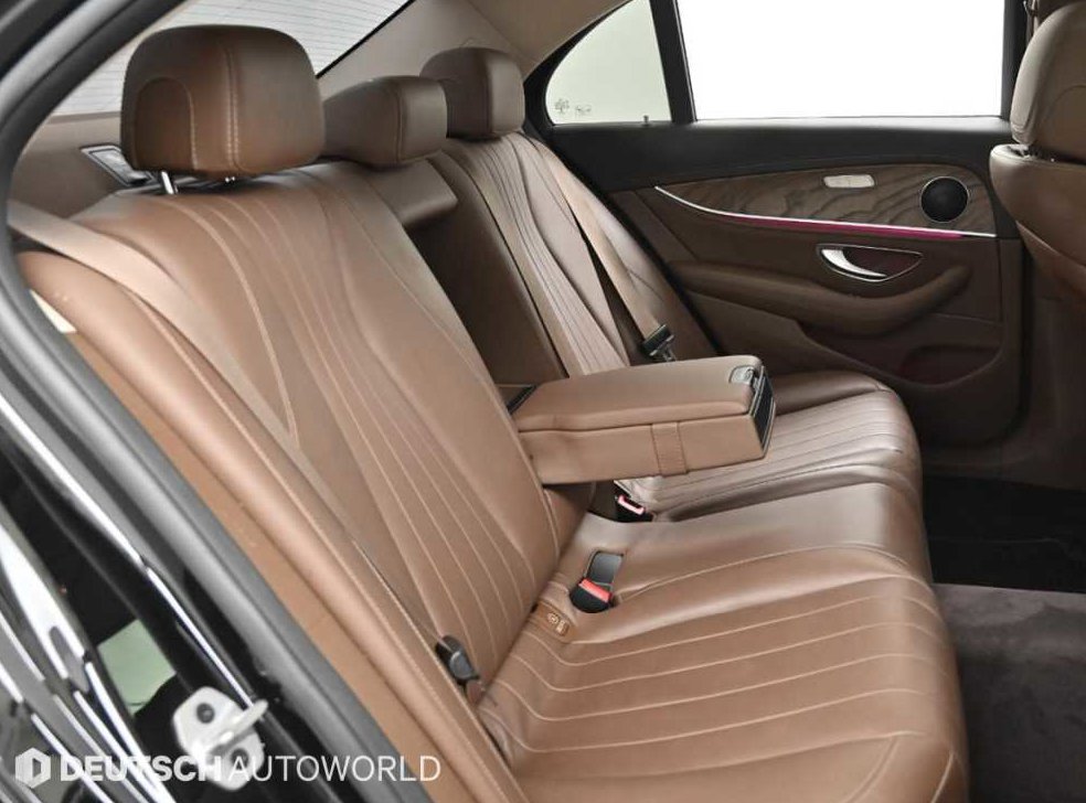 벤츠 E 클래스 E220d 4MATIC 익스클루시브 사진 12