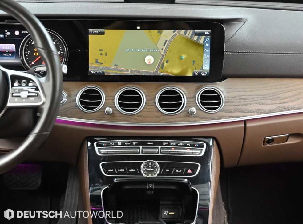 벤츠 E 클래스 E220d 4MATIC 익스클루시브 사진 14