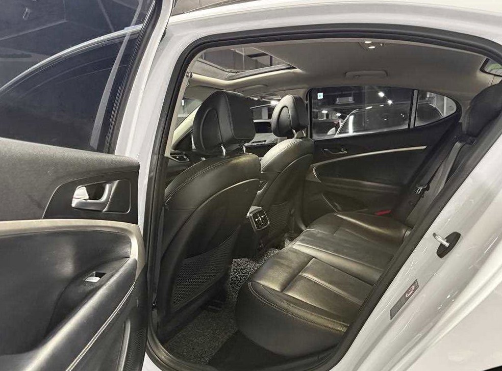 제네시스 G70 2.0T 사진 9