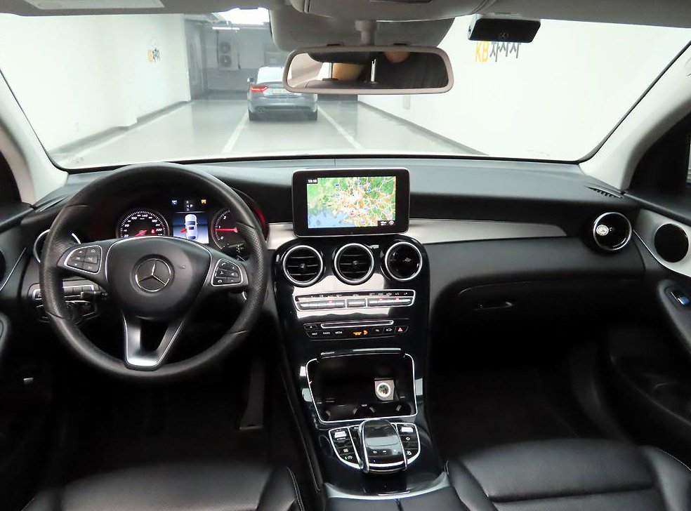 벤츠 GLC 클래스 GLC 220 d 4MATIC 쿠페 사진 6