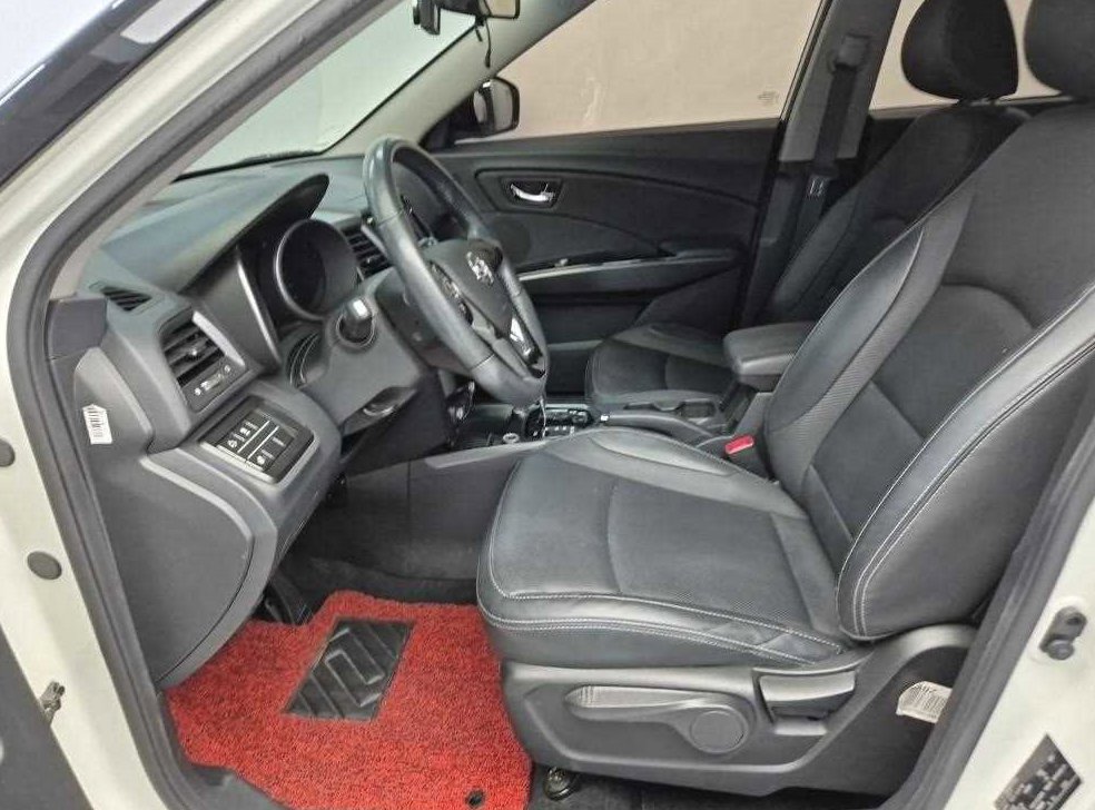 KG모빌리티(쌍용)  티볼리 가솔린 2WD 1.6 VX 사진 11