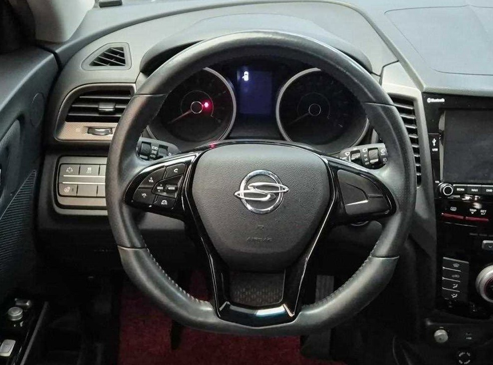 KG모빌리티(쌍용)  티볼리 가솔린 2WD 1.6 VX 사진 9
