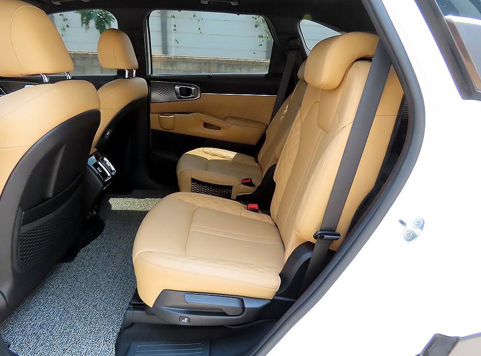 기아 쏘렌토 HEV 1.6 4WD 그래비티 사진 6