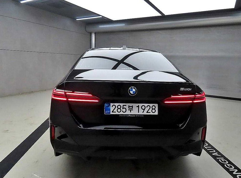 BMW 5시리즈 520i 사진 3