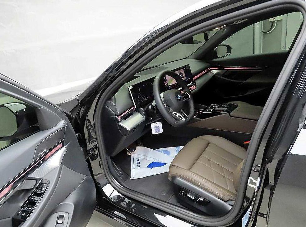 BMW 5시리즈 520i 사진 5