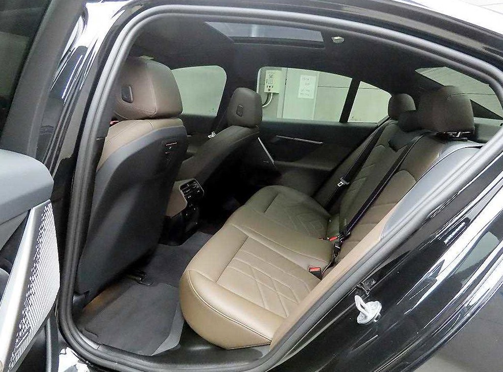 BMW 5시리즈 520i 사진 6