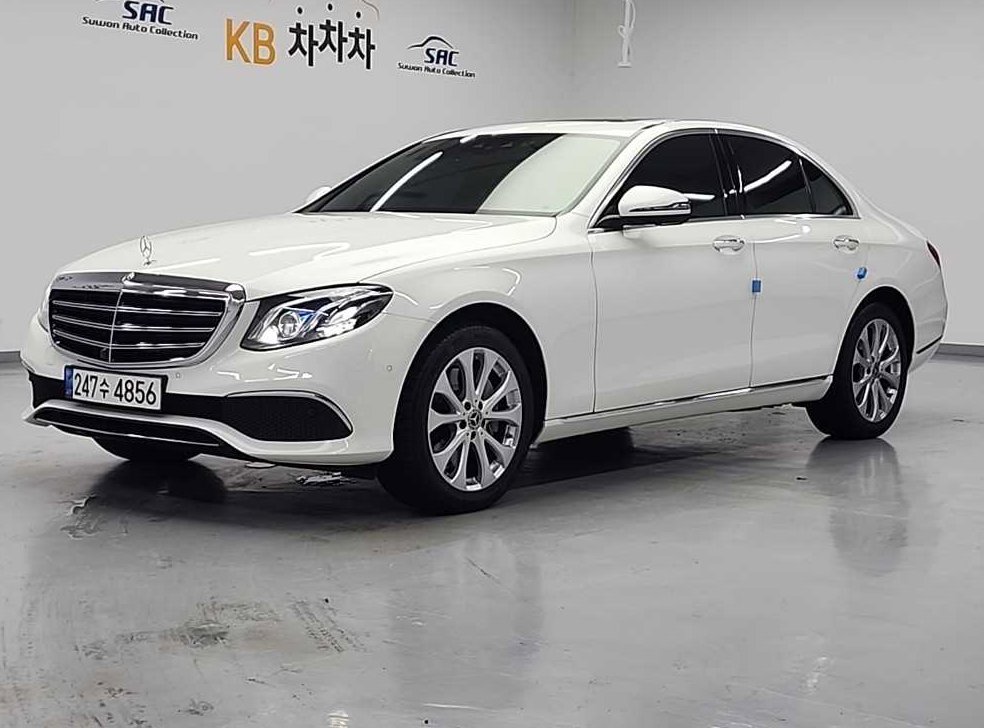 벤츠 E 클래스 E300 4MATIC 익스클루시브