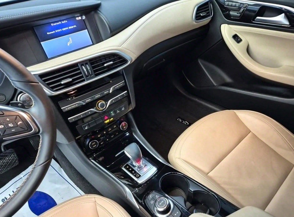 인피니티 QX 2.0T AWD ESSENTIAL 사진 10