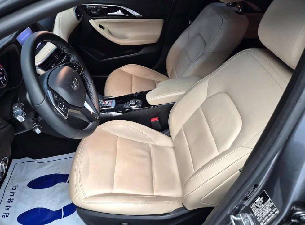 인피니티 QX 2.0T AWD ESSENTIAL 사진 11