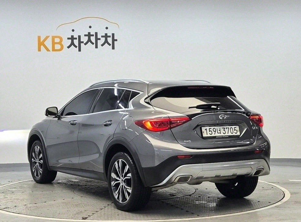 인피니티 QX 2.0T AWD ESSENTIAL 사진 2