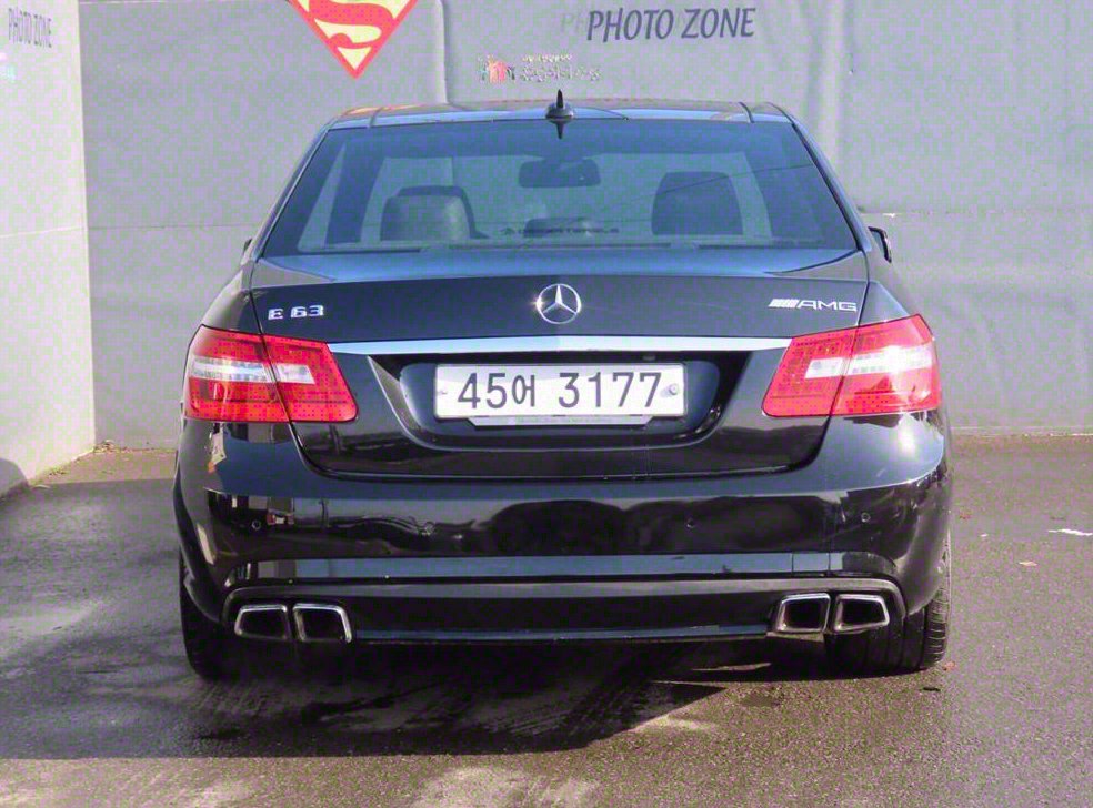 벤츠 E 클래스 E63 AMG 사진 3