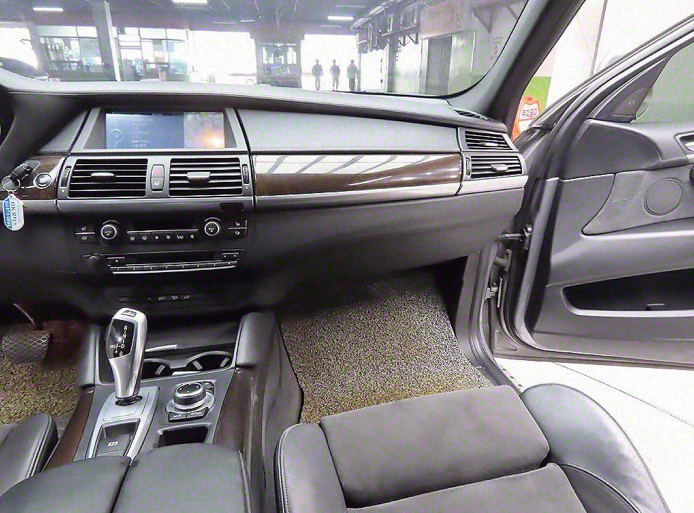 BMW X6 40 D 사진 11