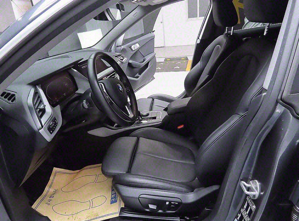 BMW 2시리즈 218d 어드밴티지 사진 12