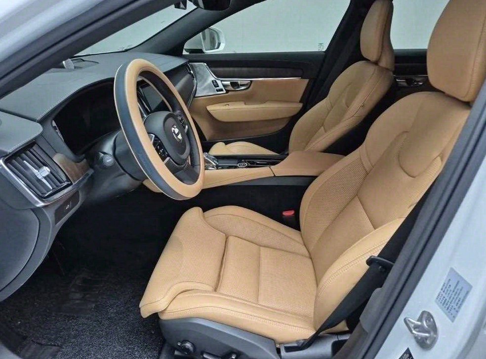 볼보 S90 B6 AWD 얼티메이트 브라이트 사진 11