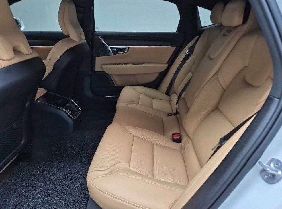 볼보 S90 B6 AWD 얼티메이트 브라이트 사진 12