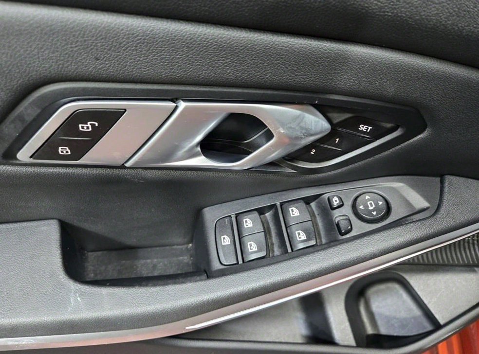 BMW 3시리즈 320d M 스포츠 사진 9