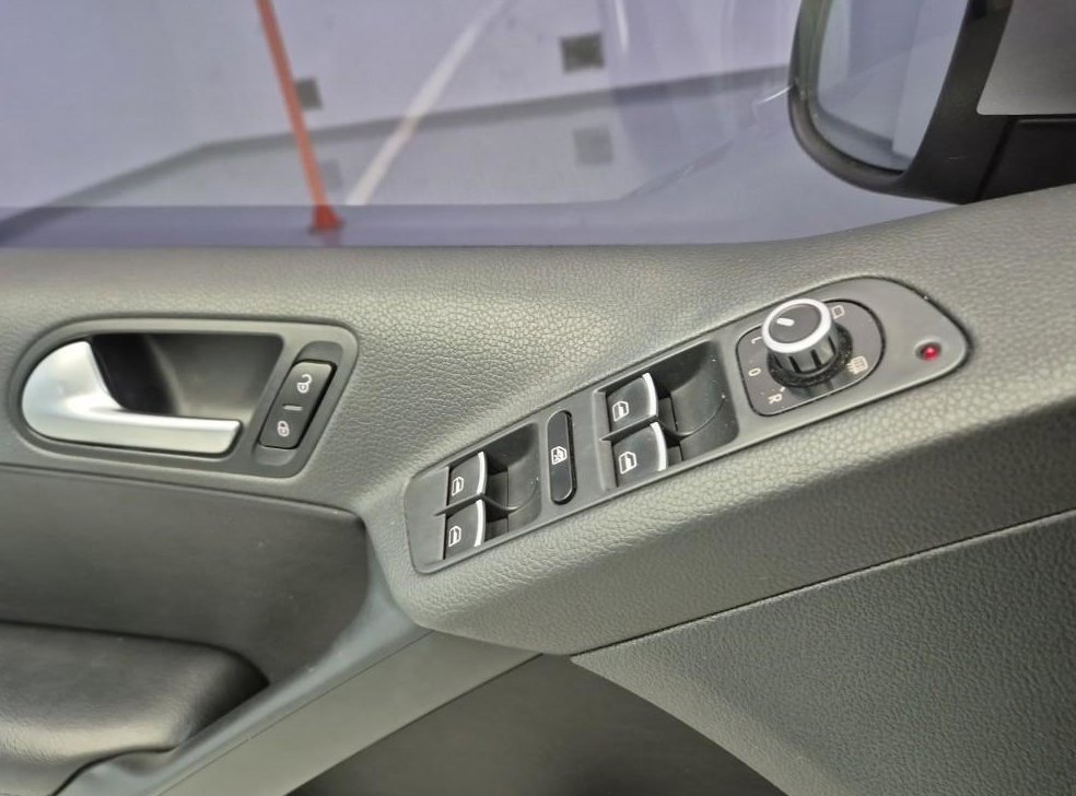 폭스바겐 티구안 2.0 TDI 사진 6