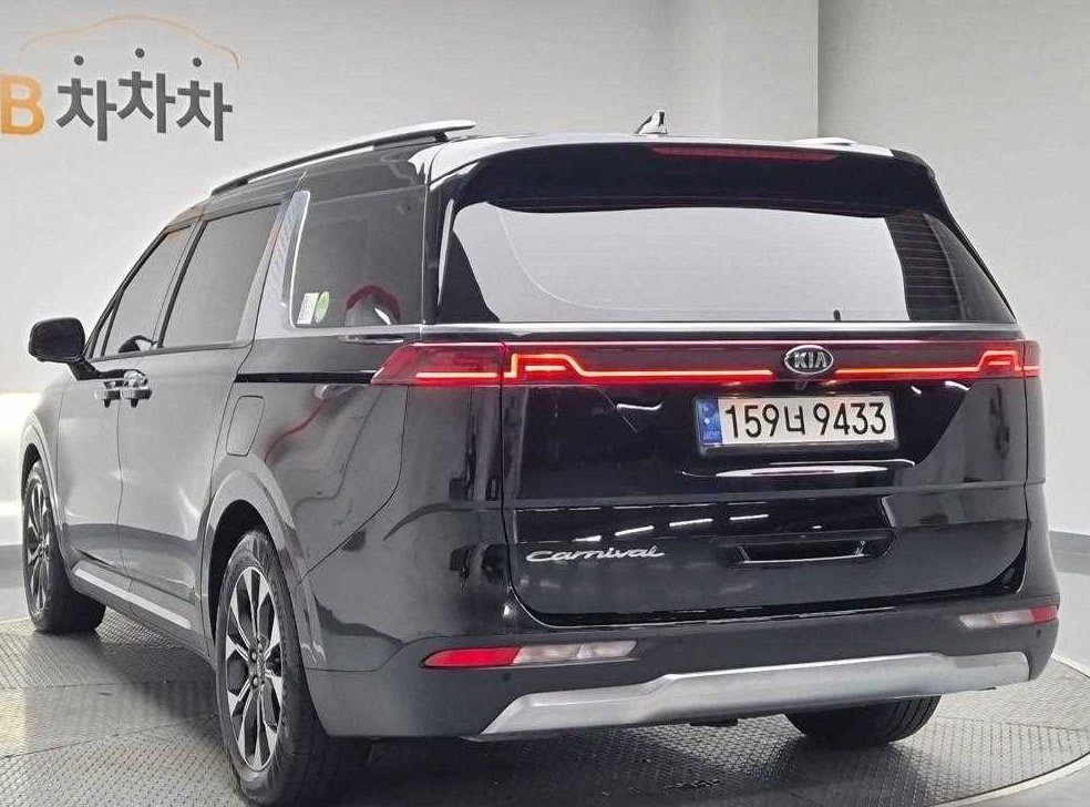 기아 카니발 디젤 9인승 시그니처 사진 2