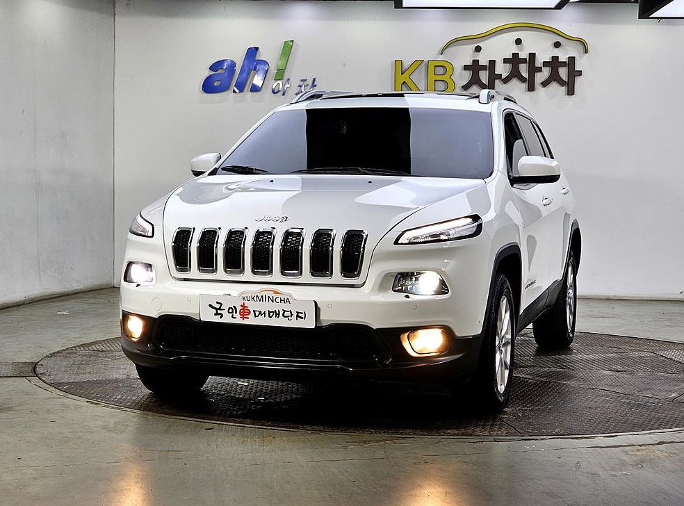 지프 체로키 2.2 디젤 론지튜드 AWD 사진 2