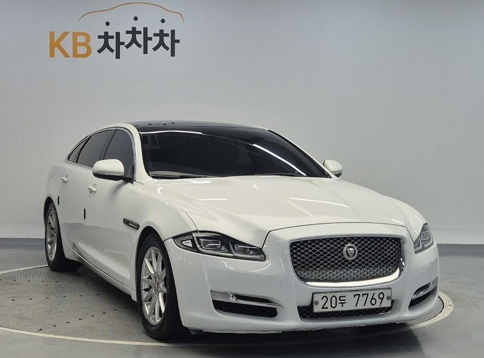재규어 XJ 2.0 사진 4