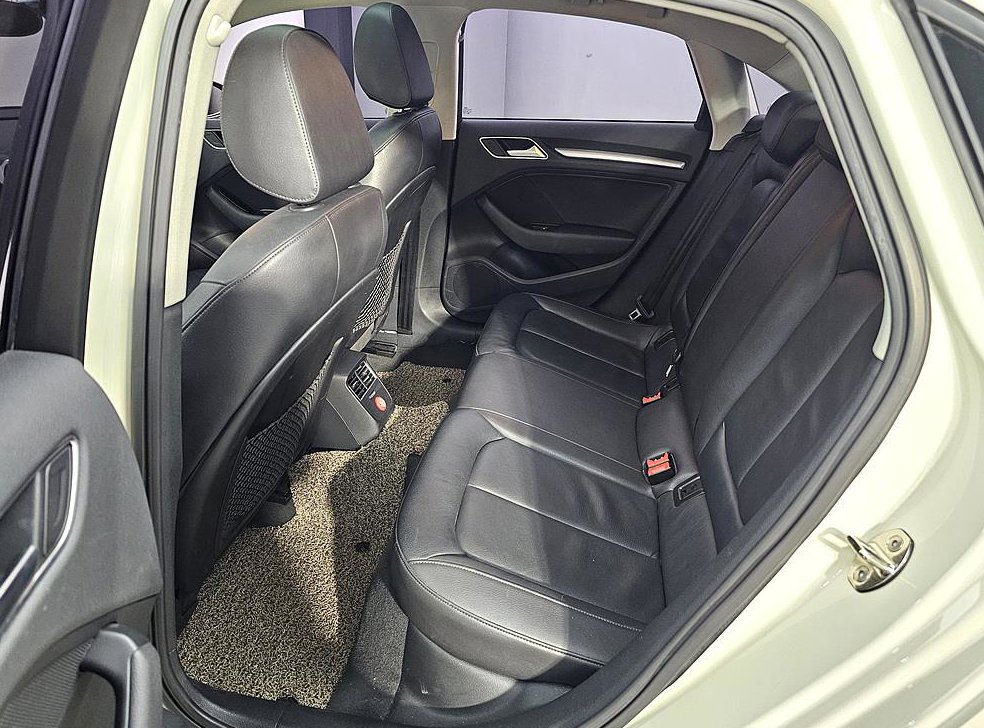 아우디 A3 35 TDI 다이나믹 사진 9