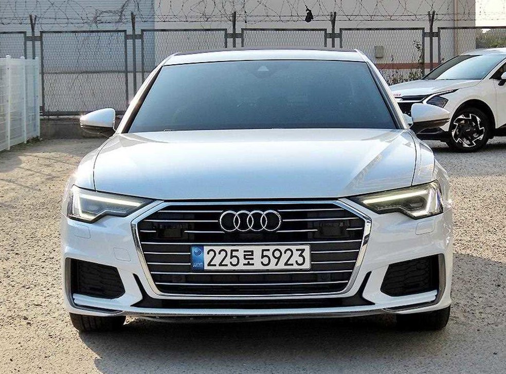 아우디 A6 45 TFSI