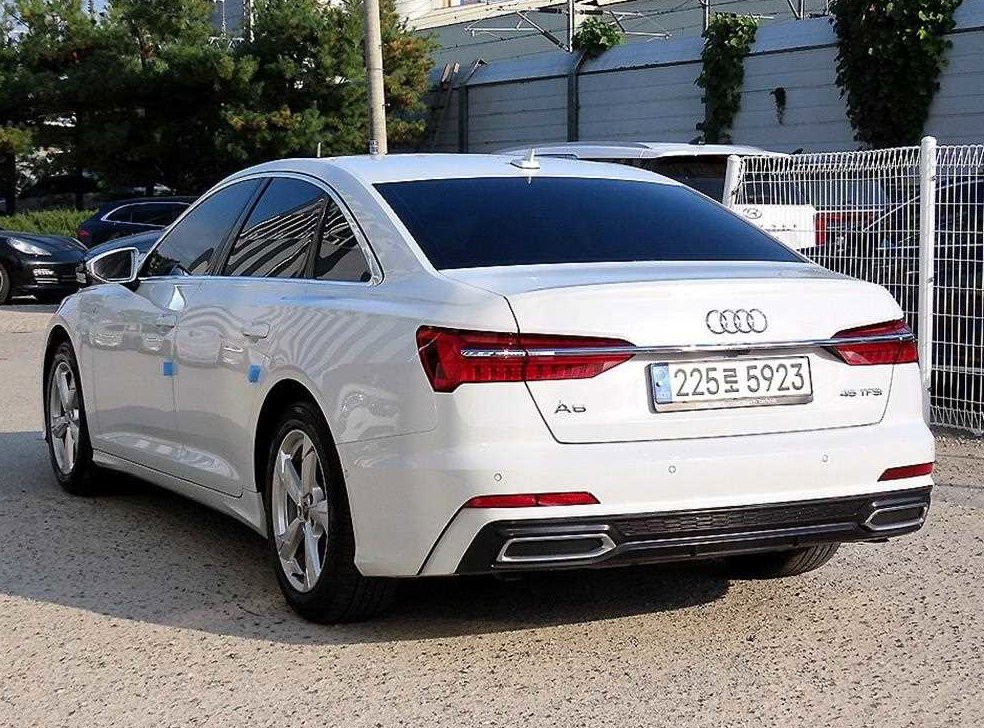 아우디 A6 45 TFSI 사진 3