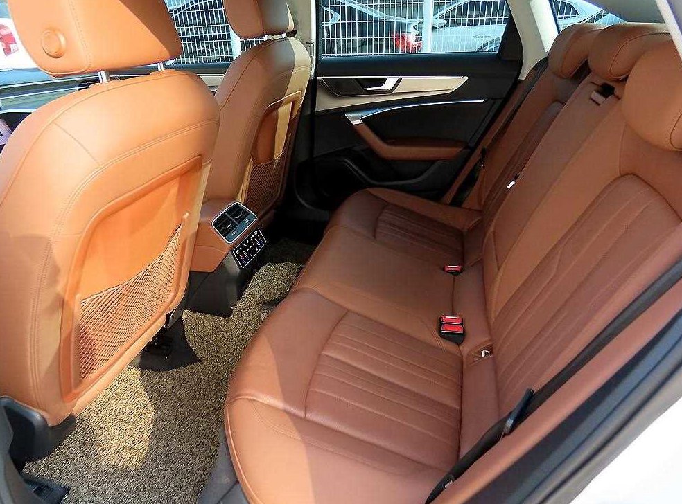 아우디 A6 45 TFSI 사진 6