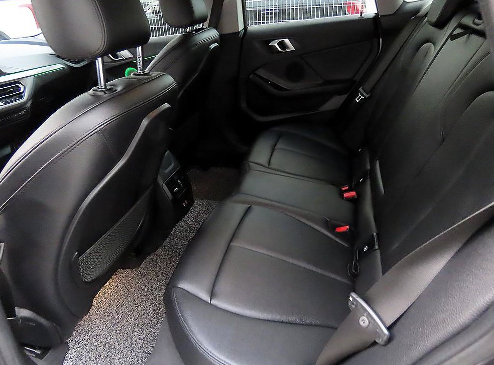 BMW 2시리즈 218d 어드밴티지 사진 6