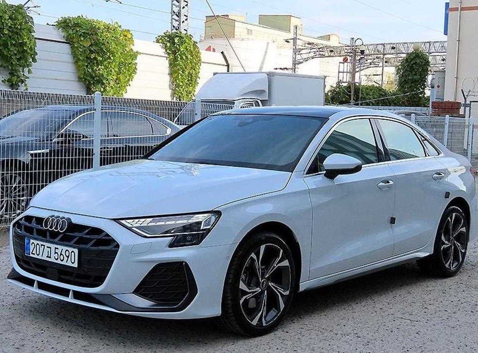 아우디 A3 40 TFSI 사진 2