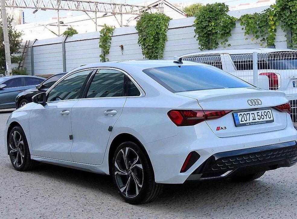 아우디 A3 40 TFSI 사진 3