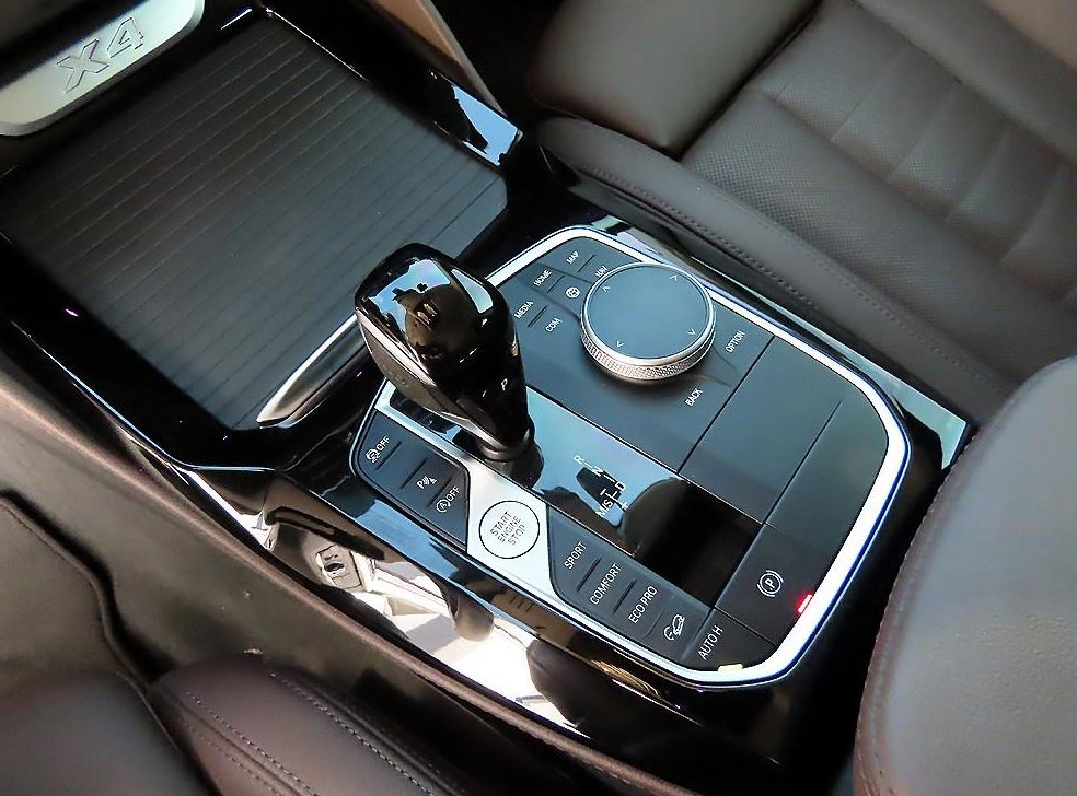 BMW X4 xDrive 20i xLine 사진 10